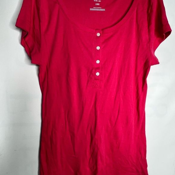 Old Navy Red Tee-Shirt - Picture 2 of 6
